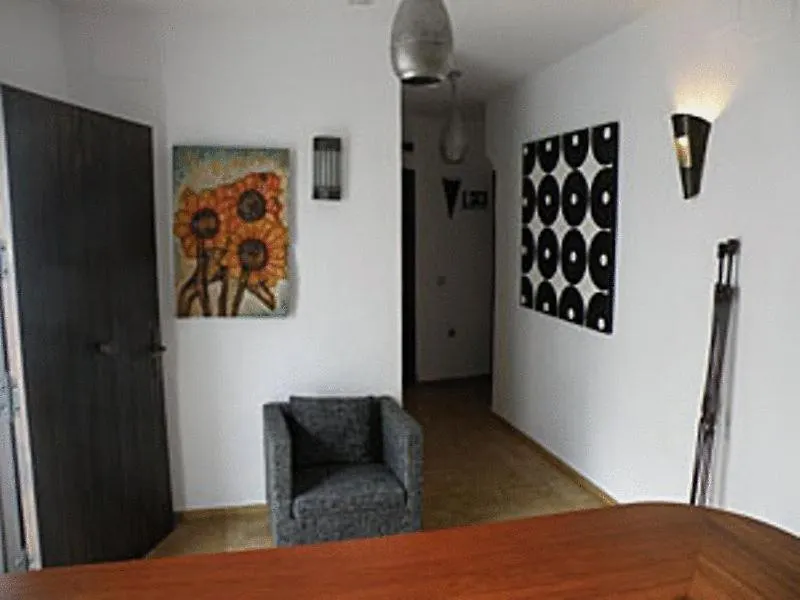 Гостевой дом Hostal Extramuros Кониль-де-ла-Фронтера