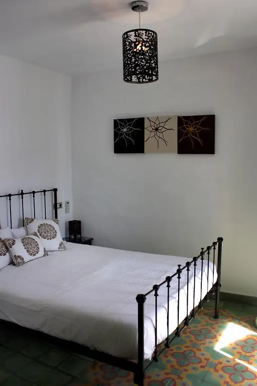 ***** Гостевой дом Hostal Extramuros Кониль-де-ла-Фронтера Испания